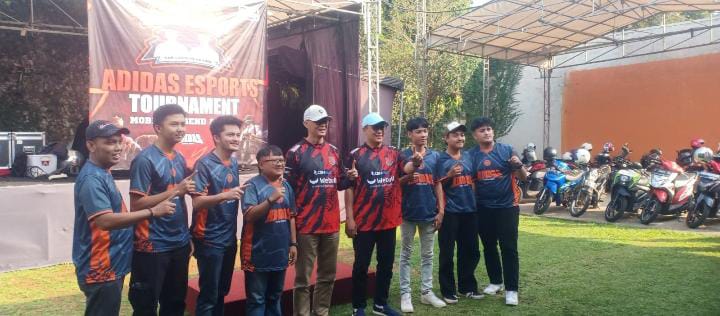 Milenial Kota Sukabumi Antusias Ikut Turnamen E-Sports Adidas