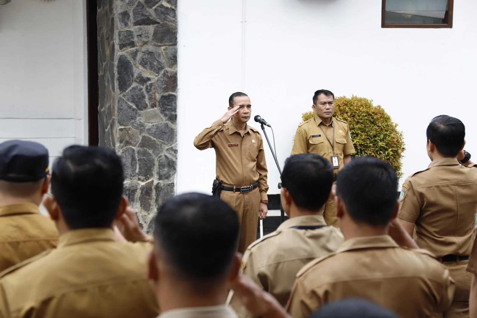 Apel Pagi: Pj Sekda Kota Sukabumi Ajak ASN Siaga Hadapi Musim Hujan dan Jaga Stabilitas Informasi