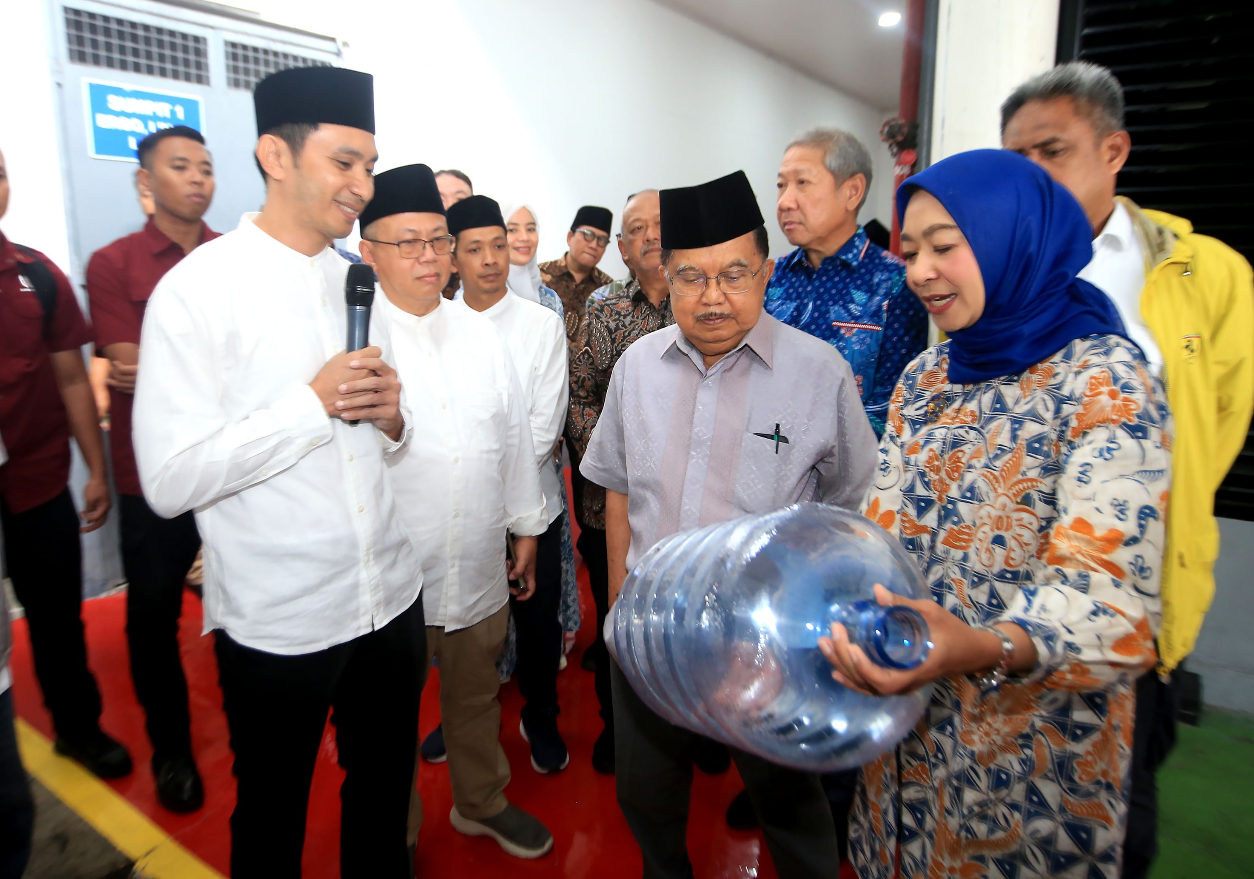 AQUA dan Dewan Masjid Indonesia Tandatangani Nota Kesepahaman