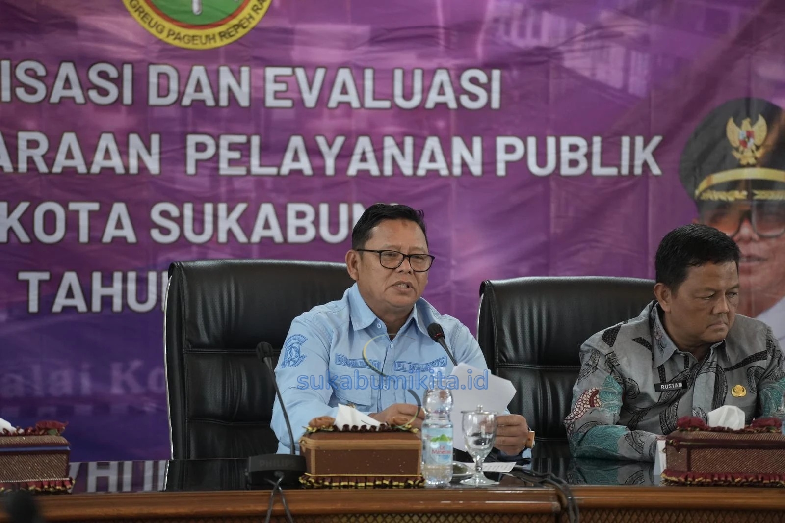 Pj Walikota Sukabumi, Kusmana Hartadji saat sedang memberikan arahan.