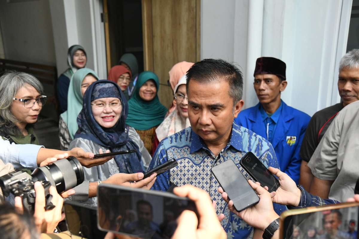 Pj Gubernur Jabar Tinjau Pemeriksaan Kesehatan Gratis di Bandung, Warga Dapat “Kado Istimewa”