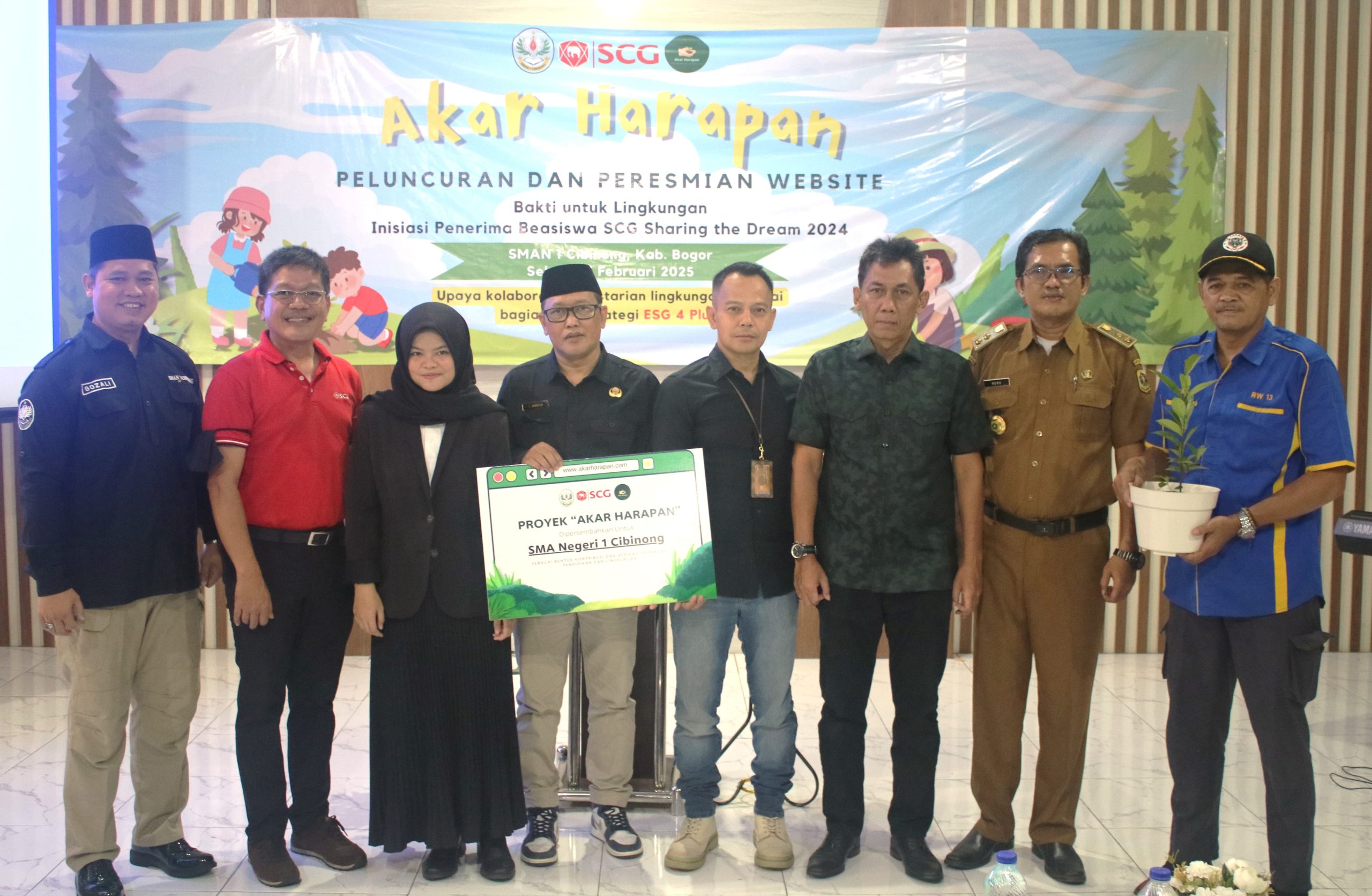 Akar Harapan: Inovasi Digital Siswa SMAN 1 Cibinong untuk Pelestarian Lingkungan