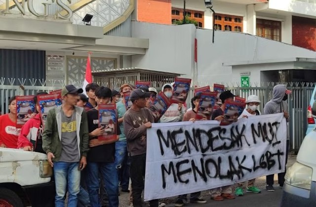 Puluhan Massa Gelar Aksi Damai di MUI, Tolak Legalisasi dan Promosi LGBT