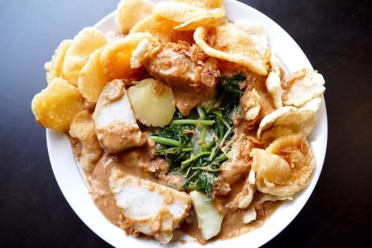 Menjelajahi Kuliner Khas Jawa Barat: Dari Karedok hingga Batagor yang Wajib Dicoba