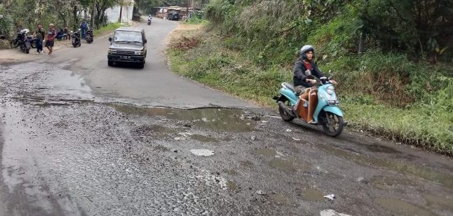 Kualitas Proyek Jalan DPUTR Kota Sukabumi Disorot, DPRD: Ini Bukan Uang Pribadi!